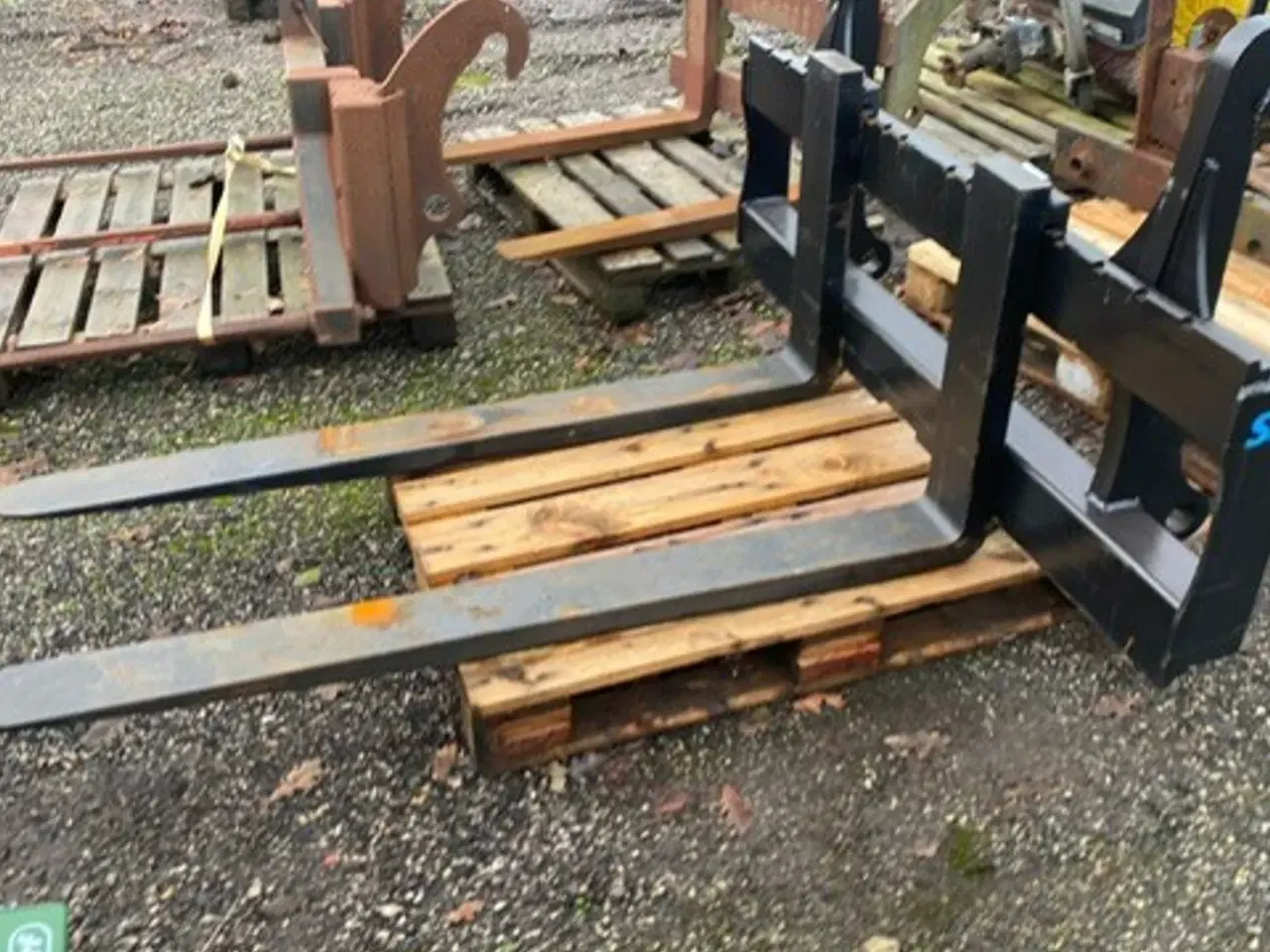 Billede 1 - Volvo PALLEGAFLER , VOLVOSKIFT SE 5000 kg.