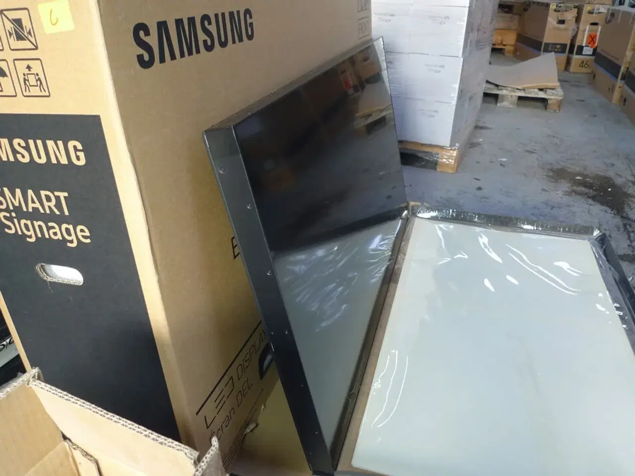 Billede 3 - Prof. Monitor 46" Samsung UH46F5, HDMI, DVI, RJ45 m.m.