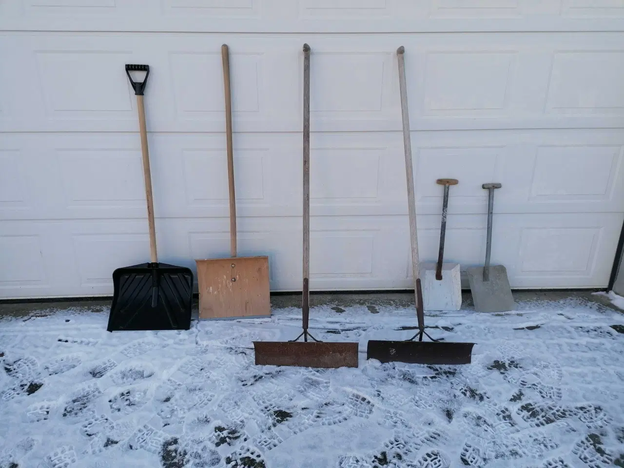 Billede 1 - Sneskovl / Sneskraber, Skovl til Bil