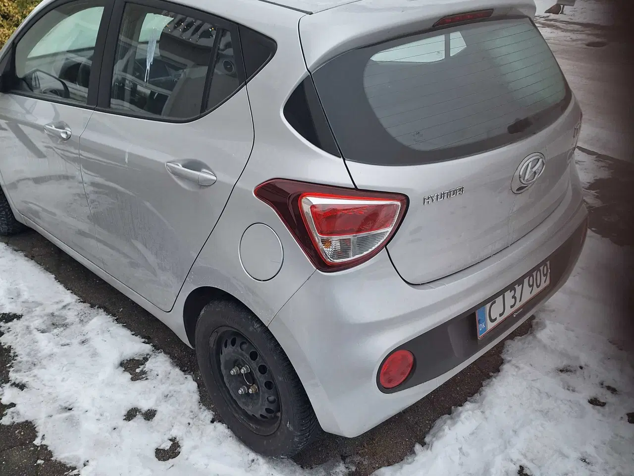 Billede 2 - Økonomisk lille bil