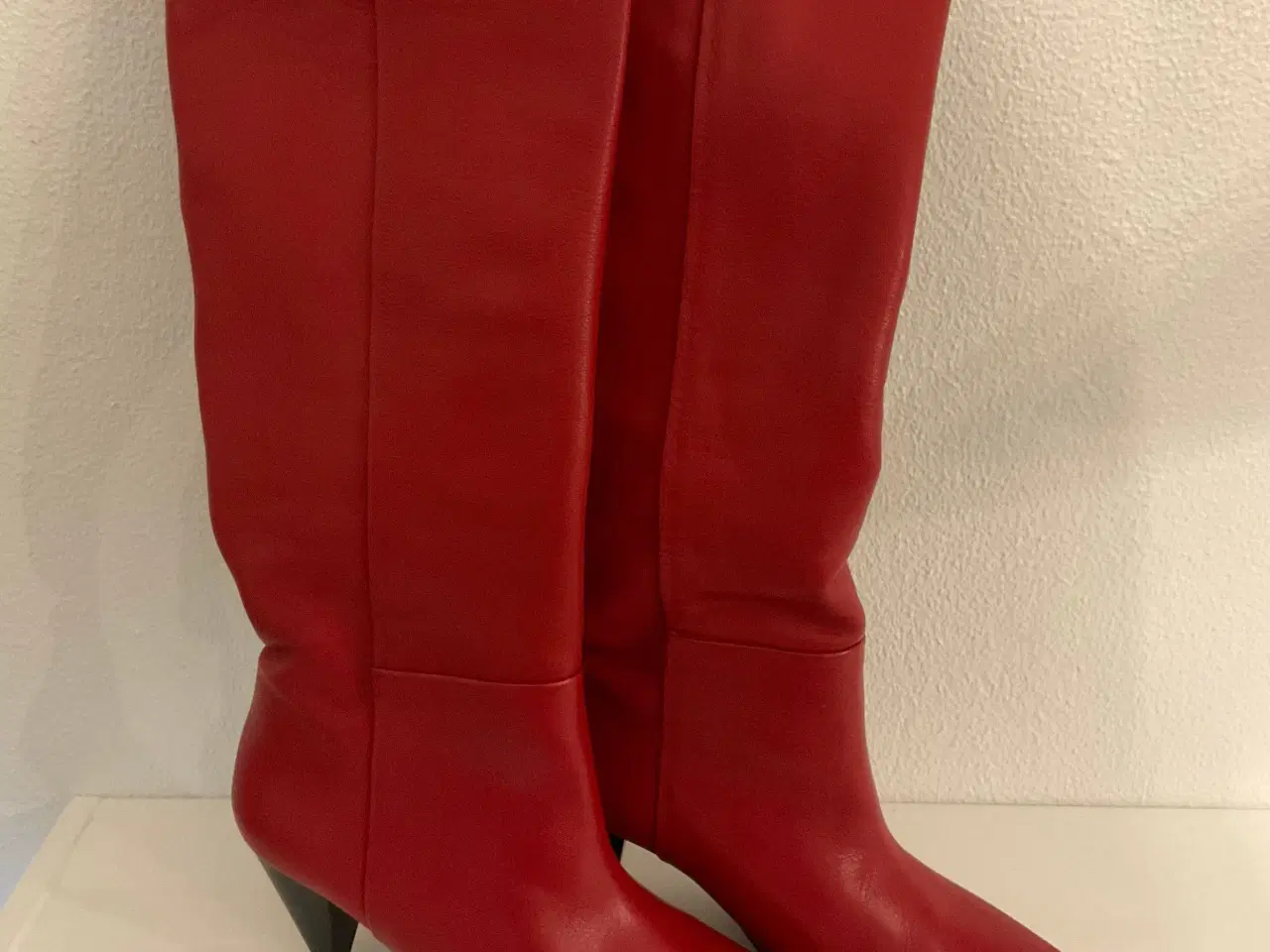 Billede 1 - MNG røde støvler
