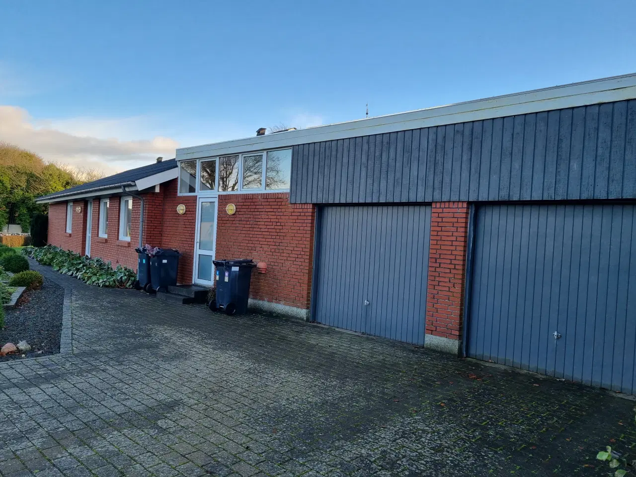 Billede 2 - Velholdt villa med stor garage og udestue.