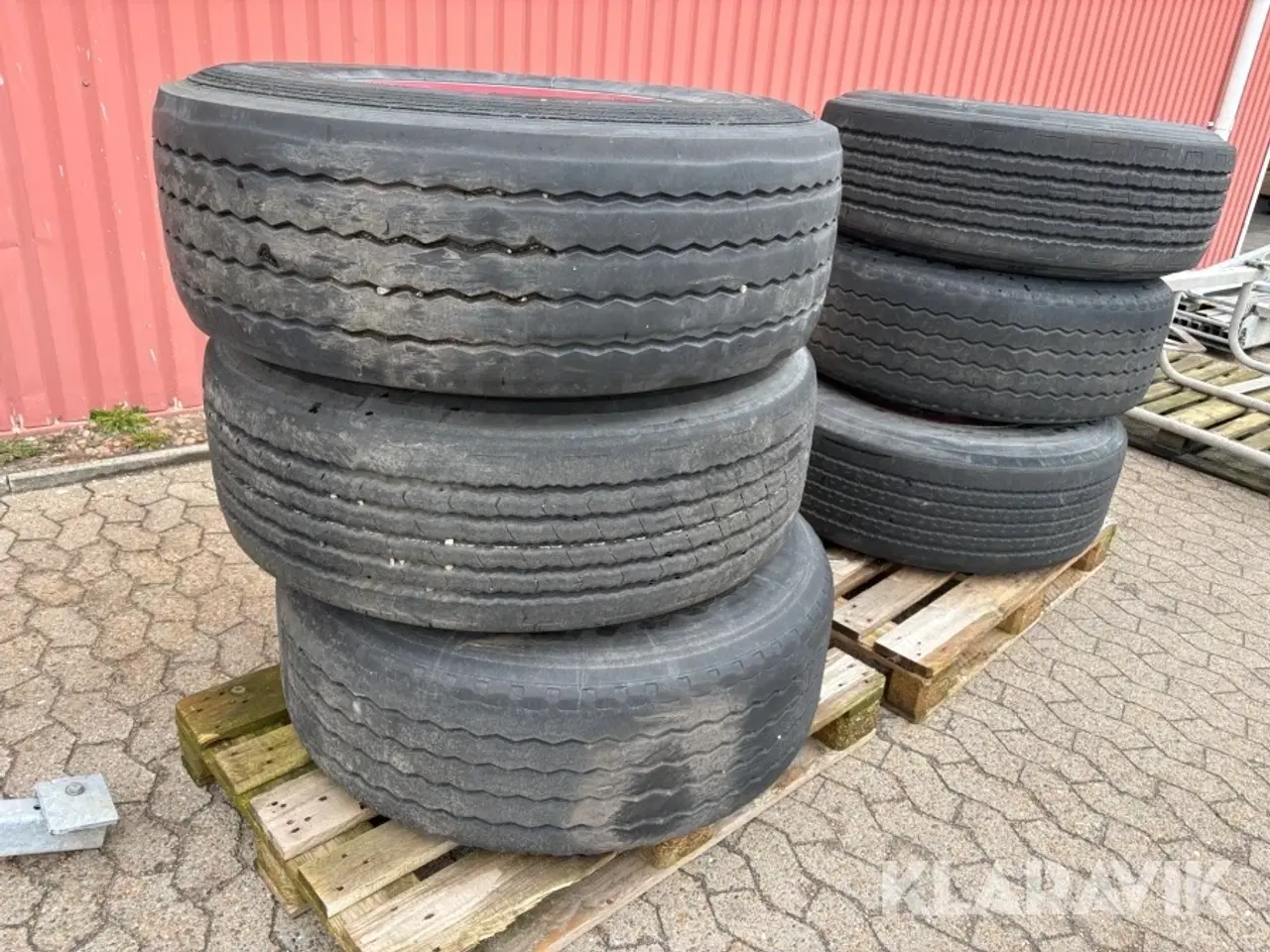 Billede 1 - Dæk med fælg 385/65R22.5 - 6 styks