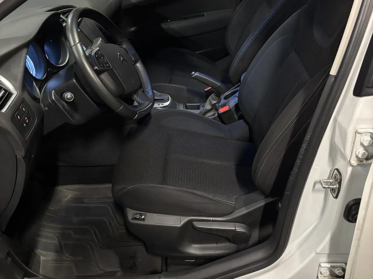 Billede 13 - Pæn Citroen C4 1.6 Blue HDI