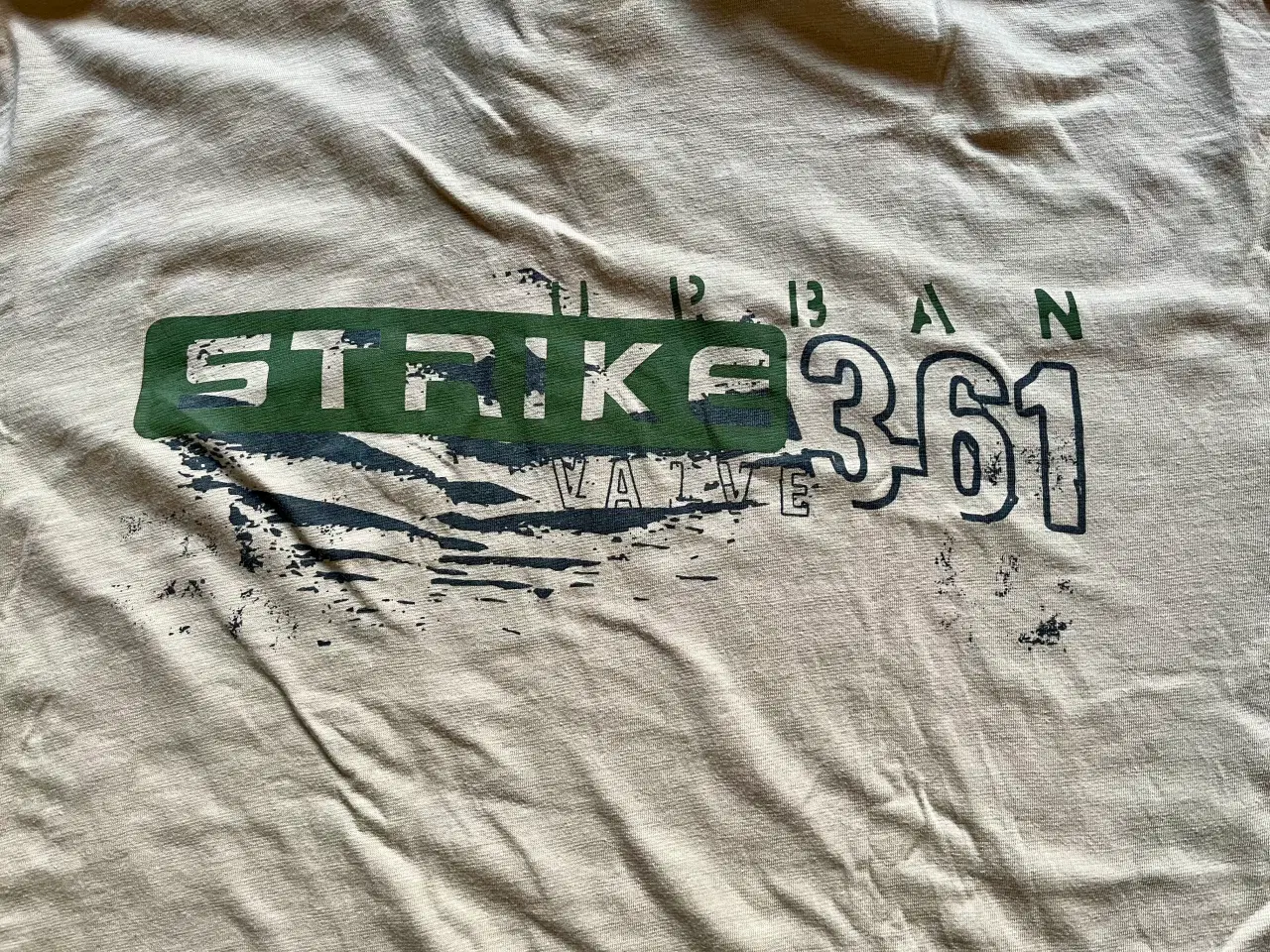 Billede 4 - T-shirt med korte ærmer - tryk på ryggen