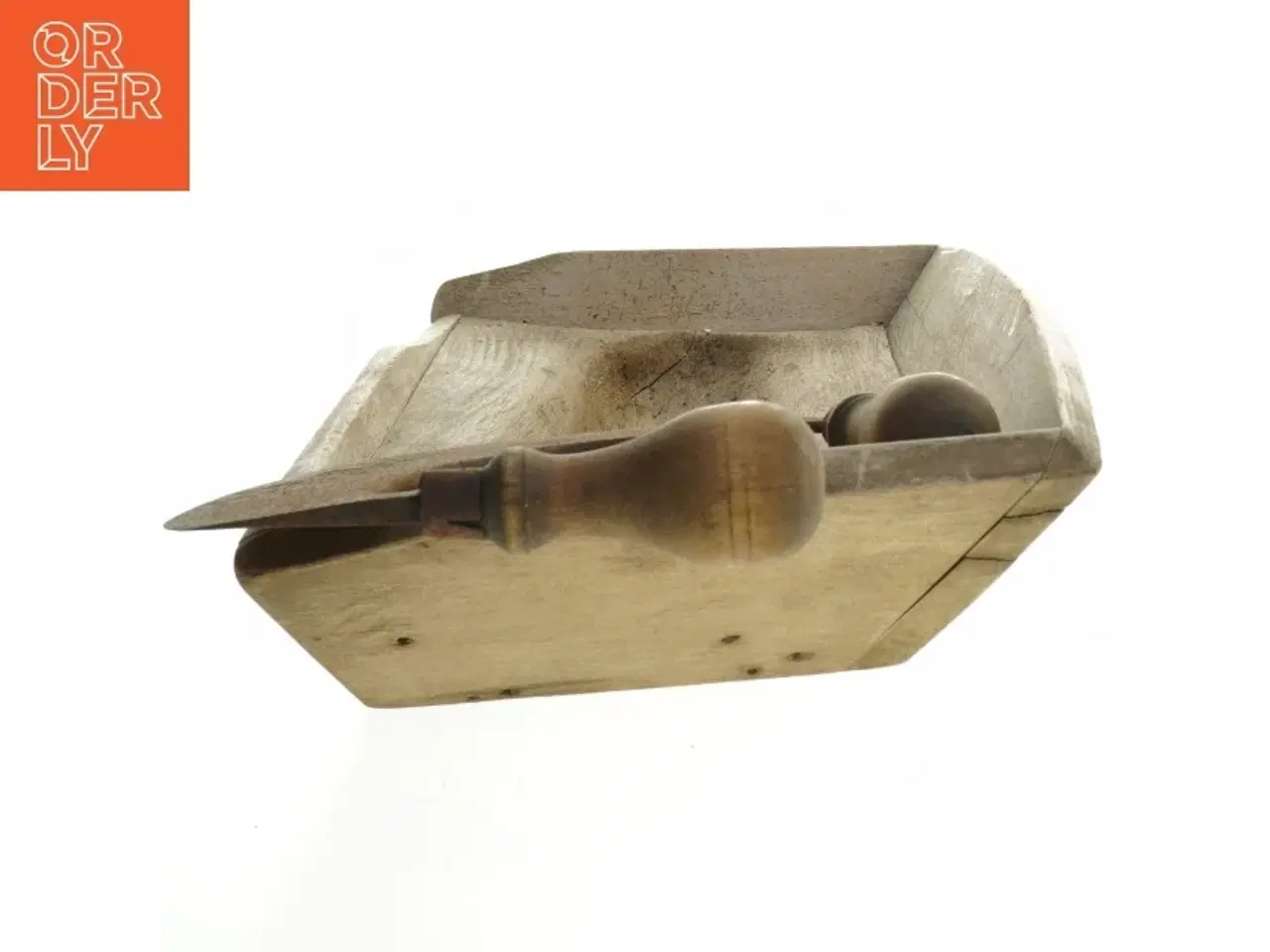 Billede 2 - Gammel urtehakkebræt med urtekniv (str. 39x22 cm)