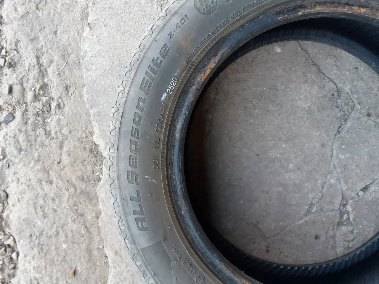 Billede 6 - Helårsdæk 155/65 R14 Goodride ca.5 mm mønster 