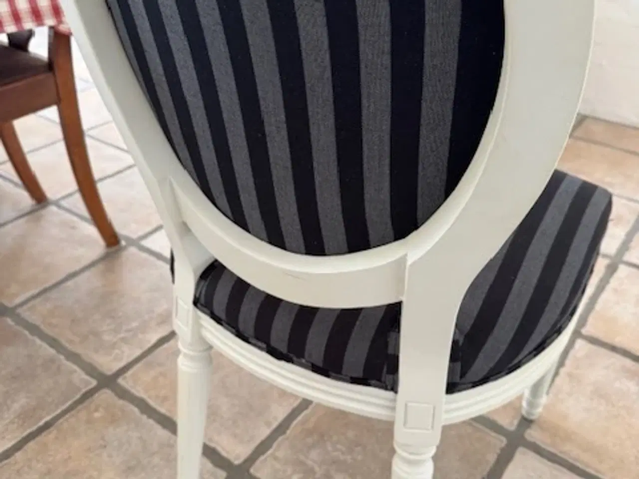 Billede 1 - 6 stk. Hvide stole til spisebord