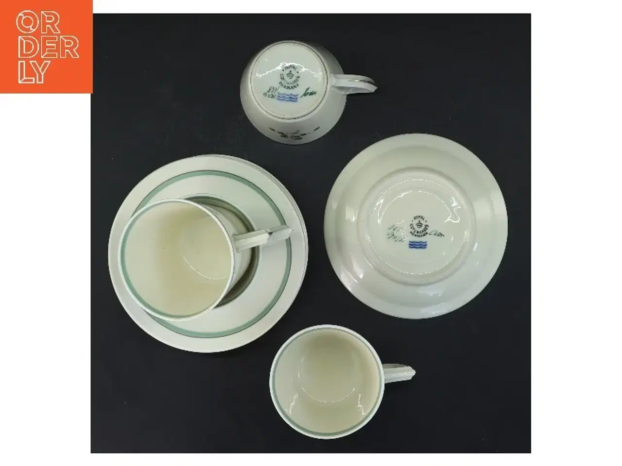 Billede 2 - Sæt med kopper og underkopper Hjertegræs, Royal Copenhagen (str. 4 kopper Ø 8 cm 4 underkopper Ø 13,5 cm) fra Royal Copenhagen