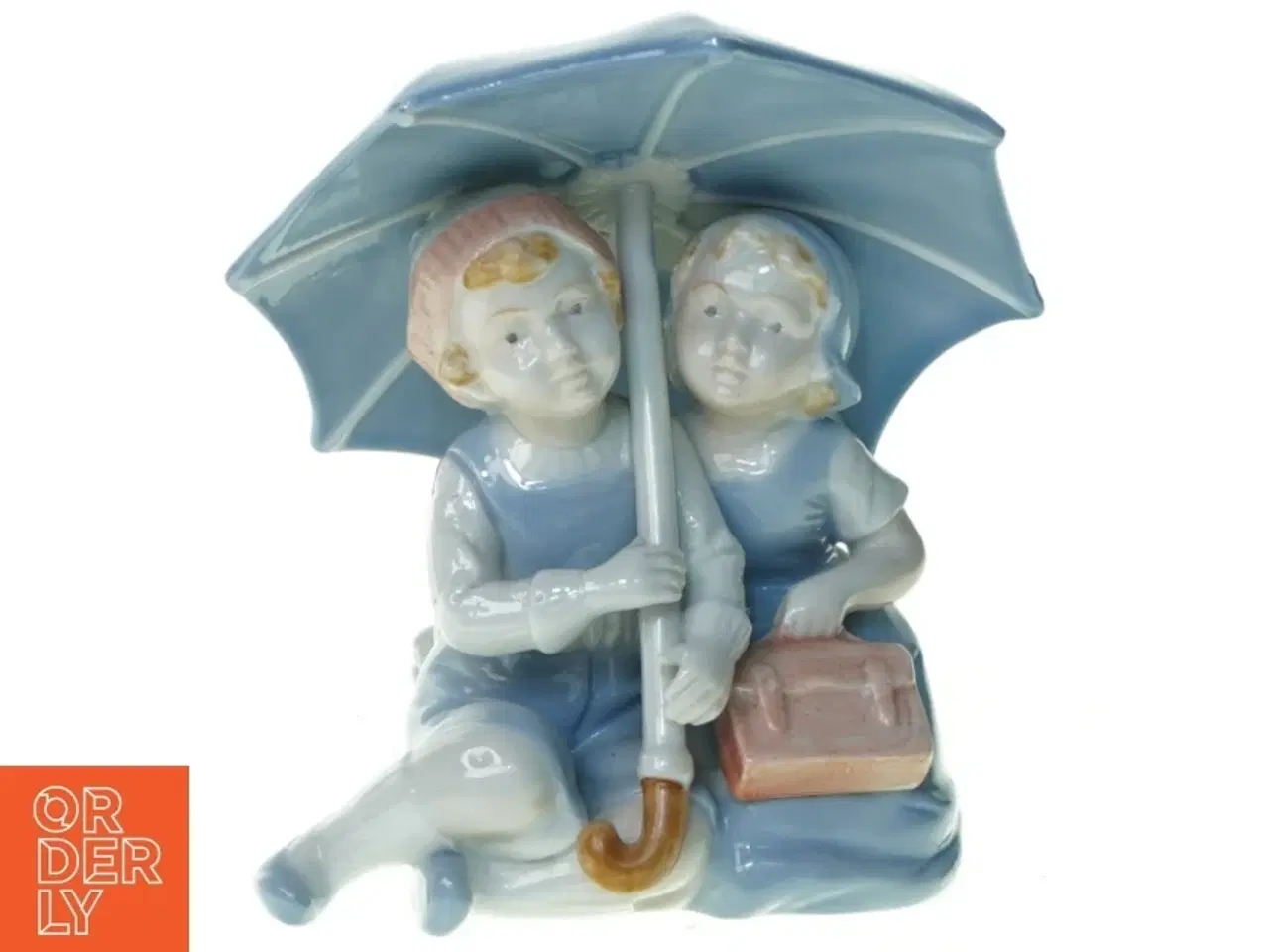 Billede 1 - Figur - børn med paraply (str. 12 x 10 x 6 cm)
