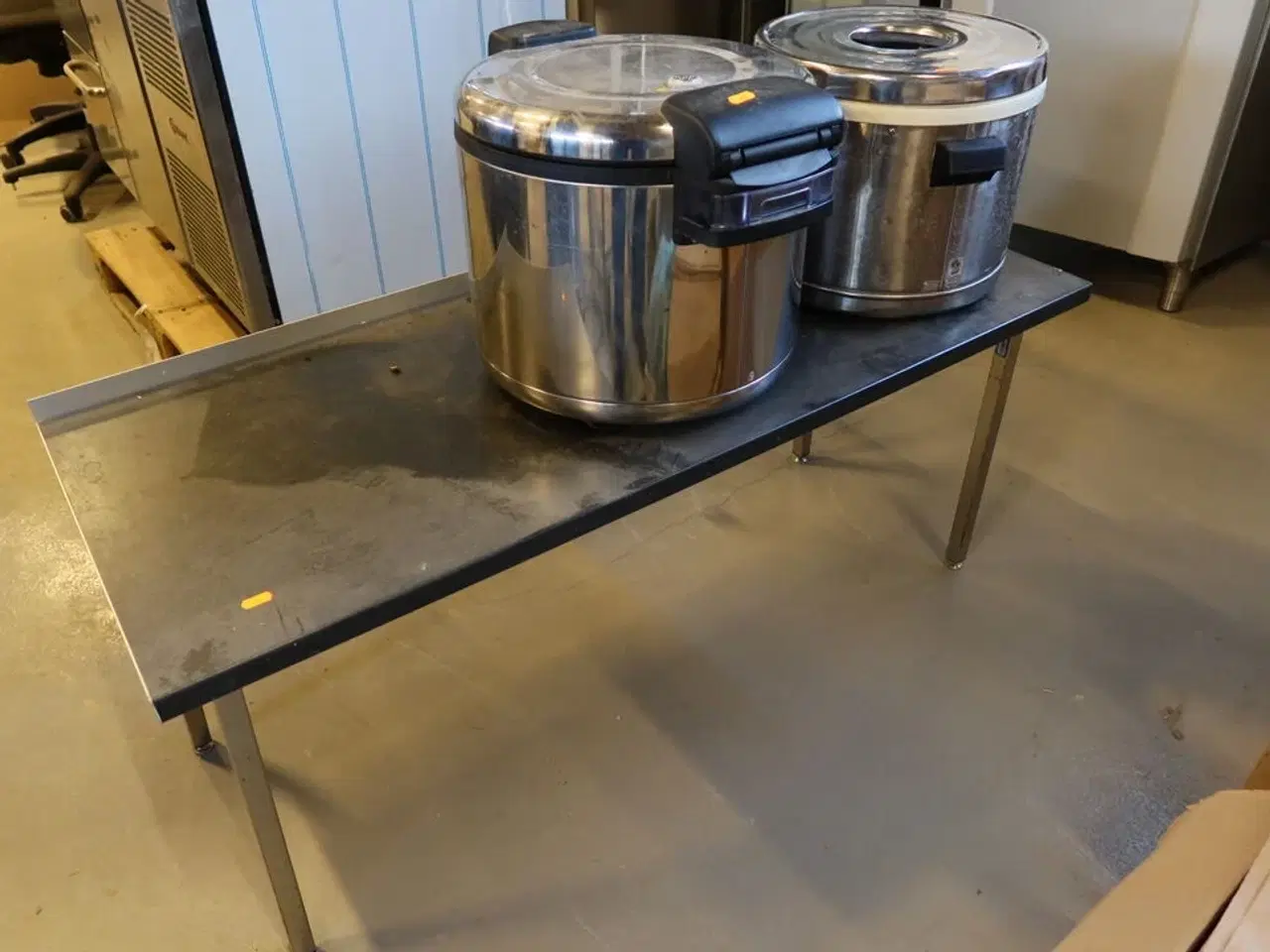 Billede 1 - Riskoger, risvarmer samt bordplade