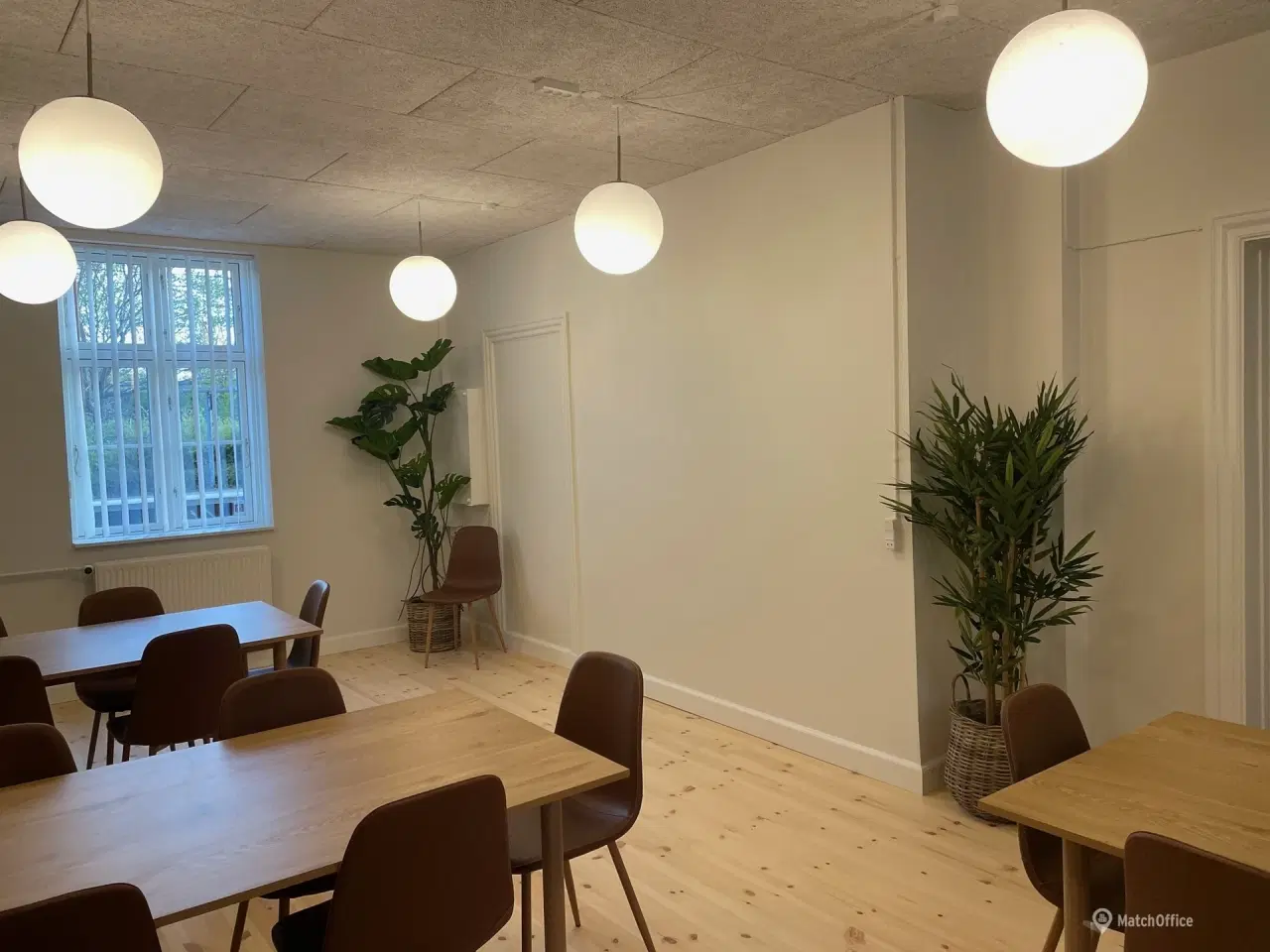 Billede 7 - Kontorlokaler i den gamle banegård
