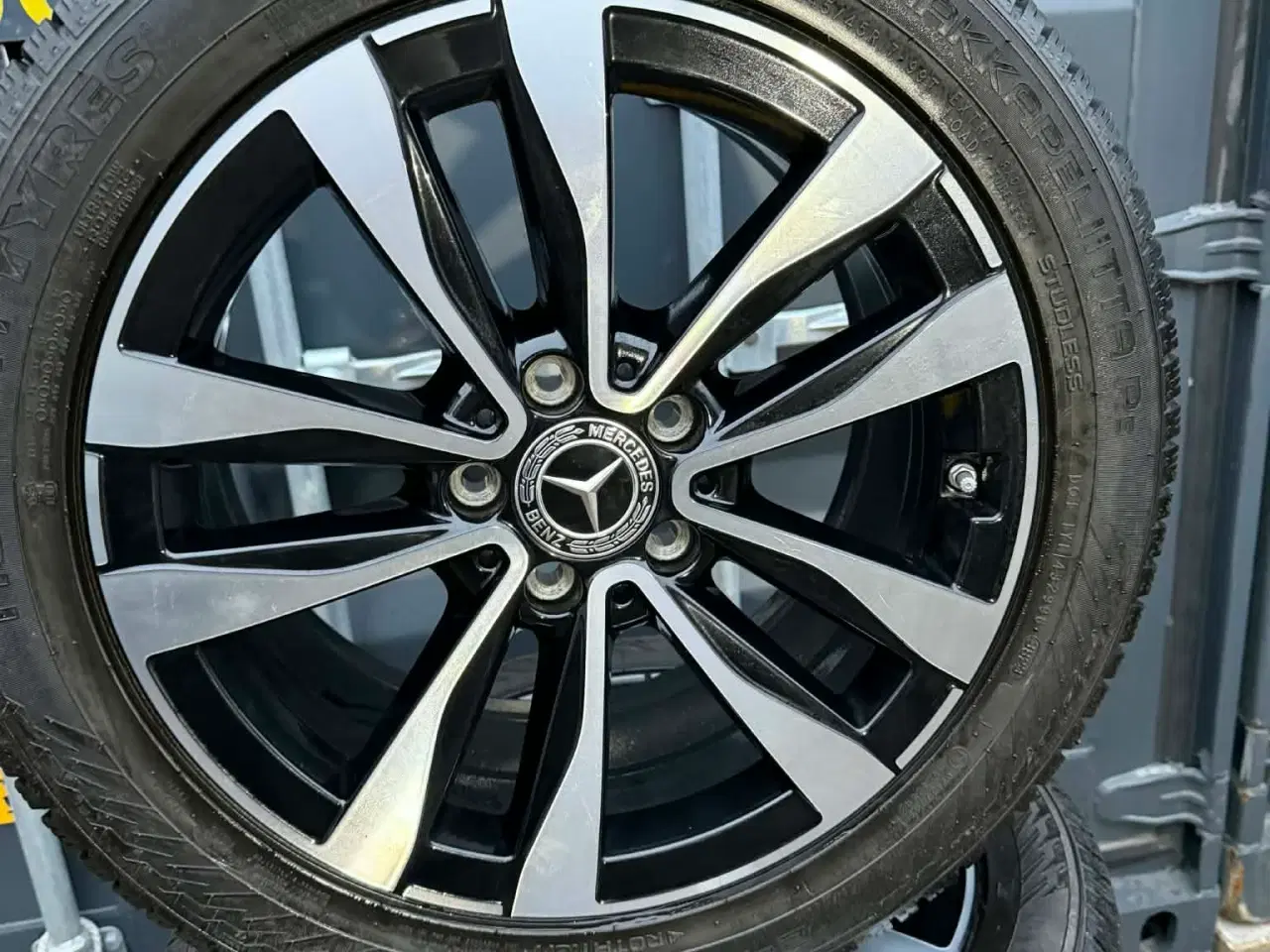 Billede 2 - 18” Mercedes fælge m. vinterdæk – Passer C-Klasse