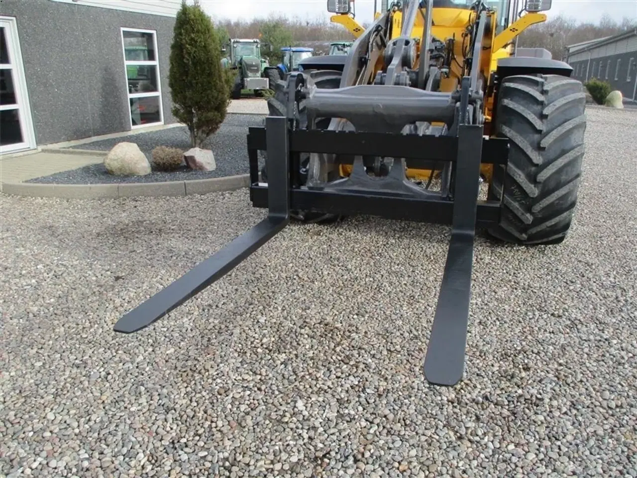 Billede 4 - Volvo Pallegafler 5ton 150cm smededegafler. NYT sæt