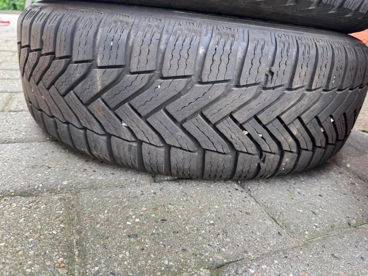 Billede 2 - Vinterhjul på stålfælge og med hjulkapsler 