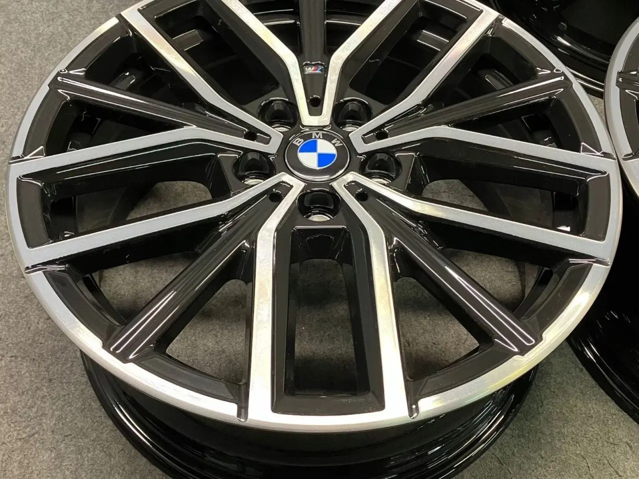 Billede 4 - ALUFÆLGE BMW X1 U11 X2 U12 869i 20"