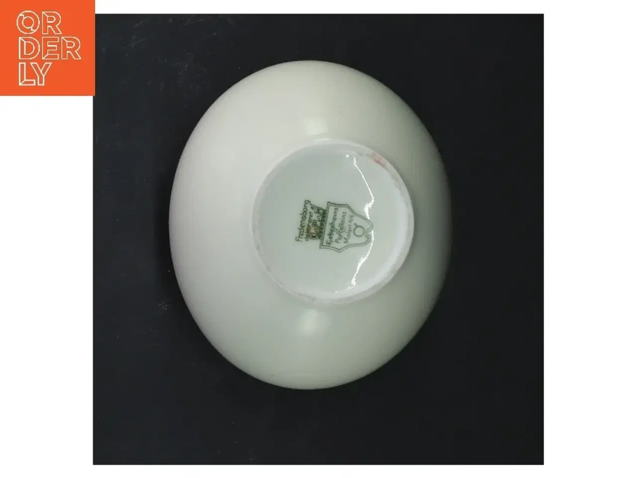 Billede 3 - Porcelæns vase med guldkant fra Kjøbenshavn Porcellains Maleri (str. 9x11 cm)