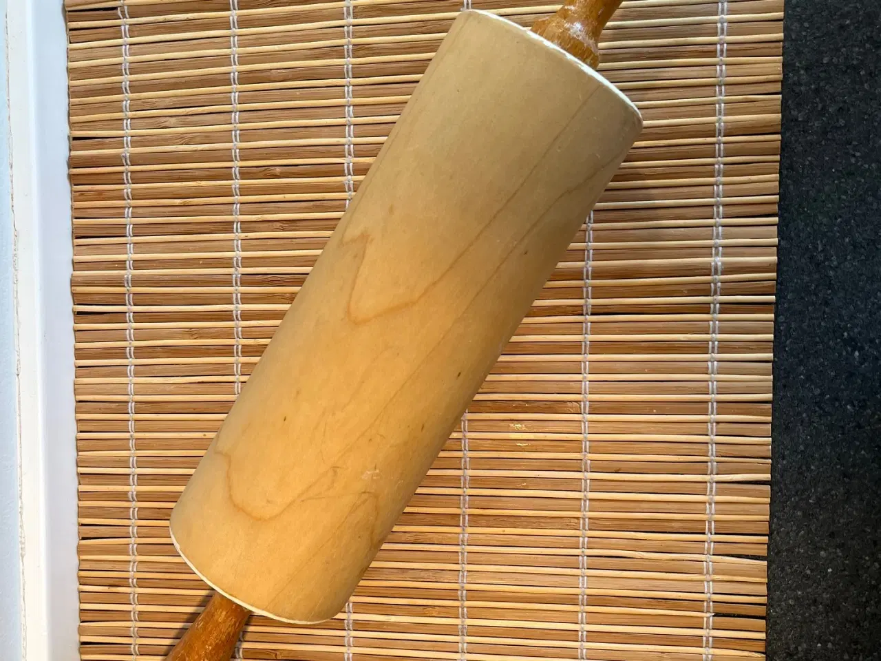 Billede 3 - Klassisk kagerulle i naturfarvet træ  – 43 cm