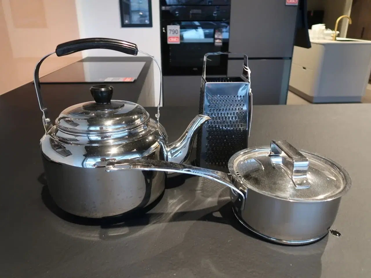 Billede 1 - Gryde, kedel & rivejern