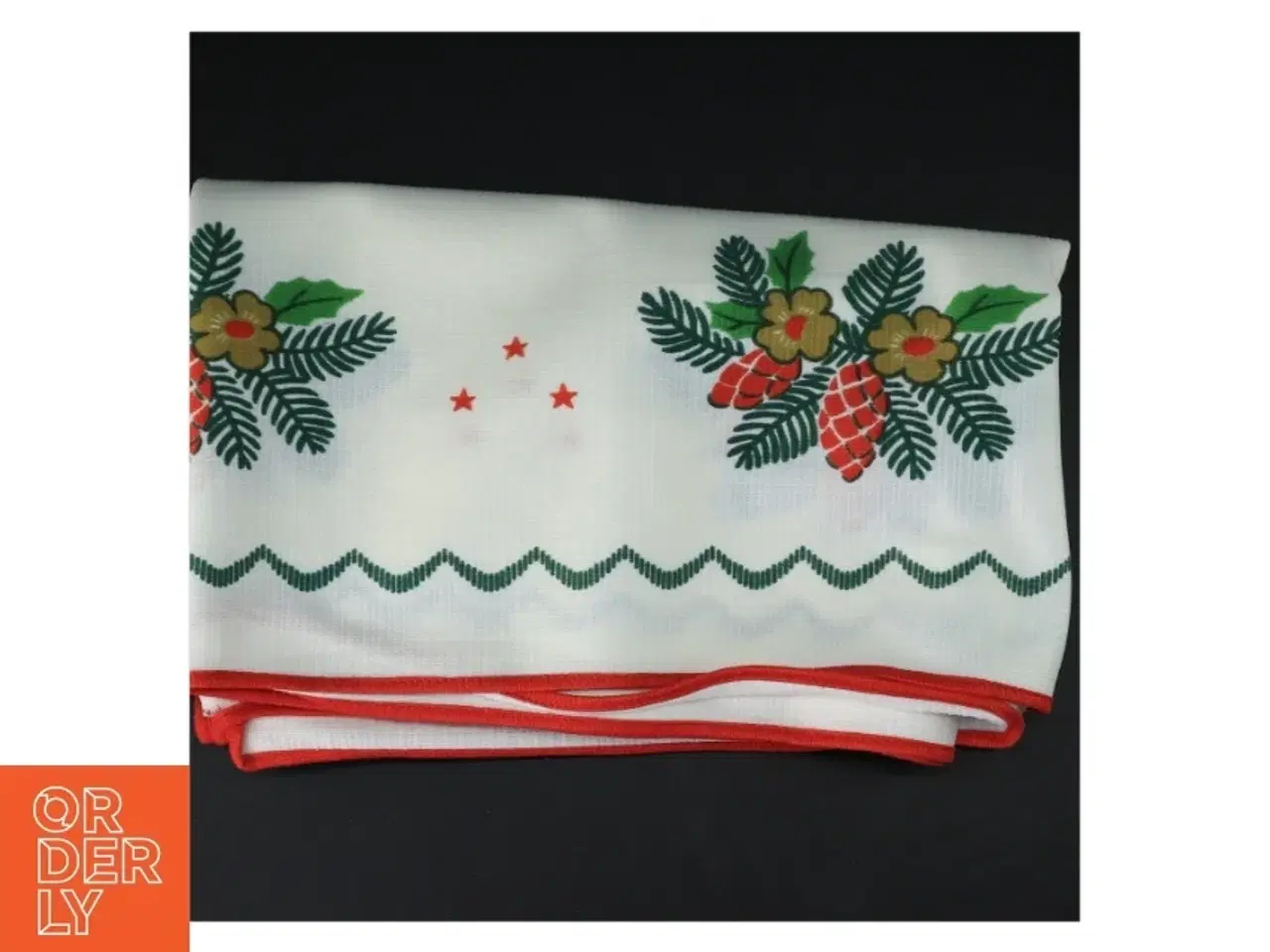 Billede 1 - Juledug med broderet pynt (str. 147 x. 174. cm)