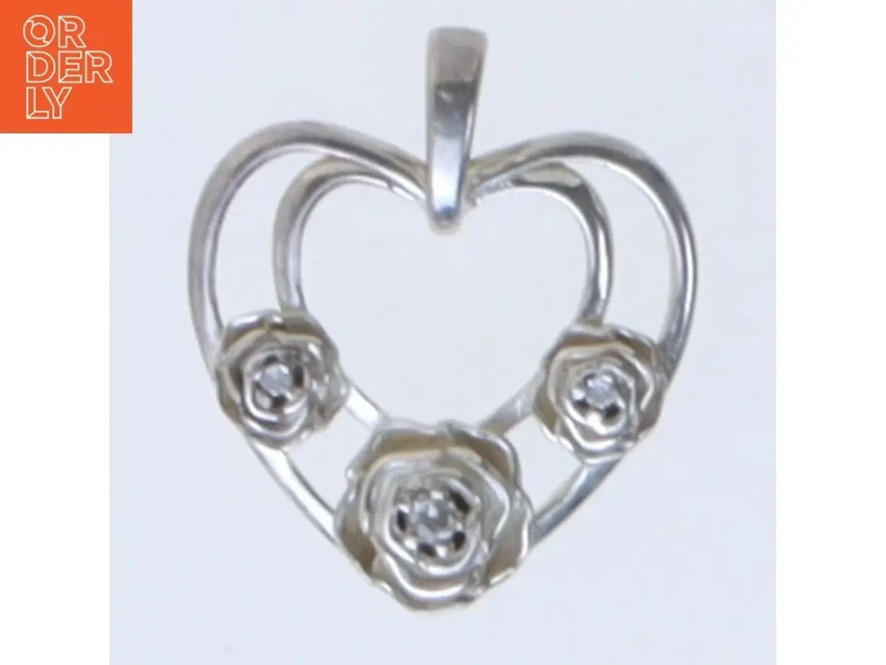 Billede 1 - Hjerteformet vedhæng med blomster (str. 2,5 cm)