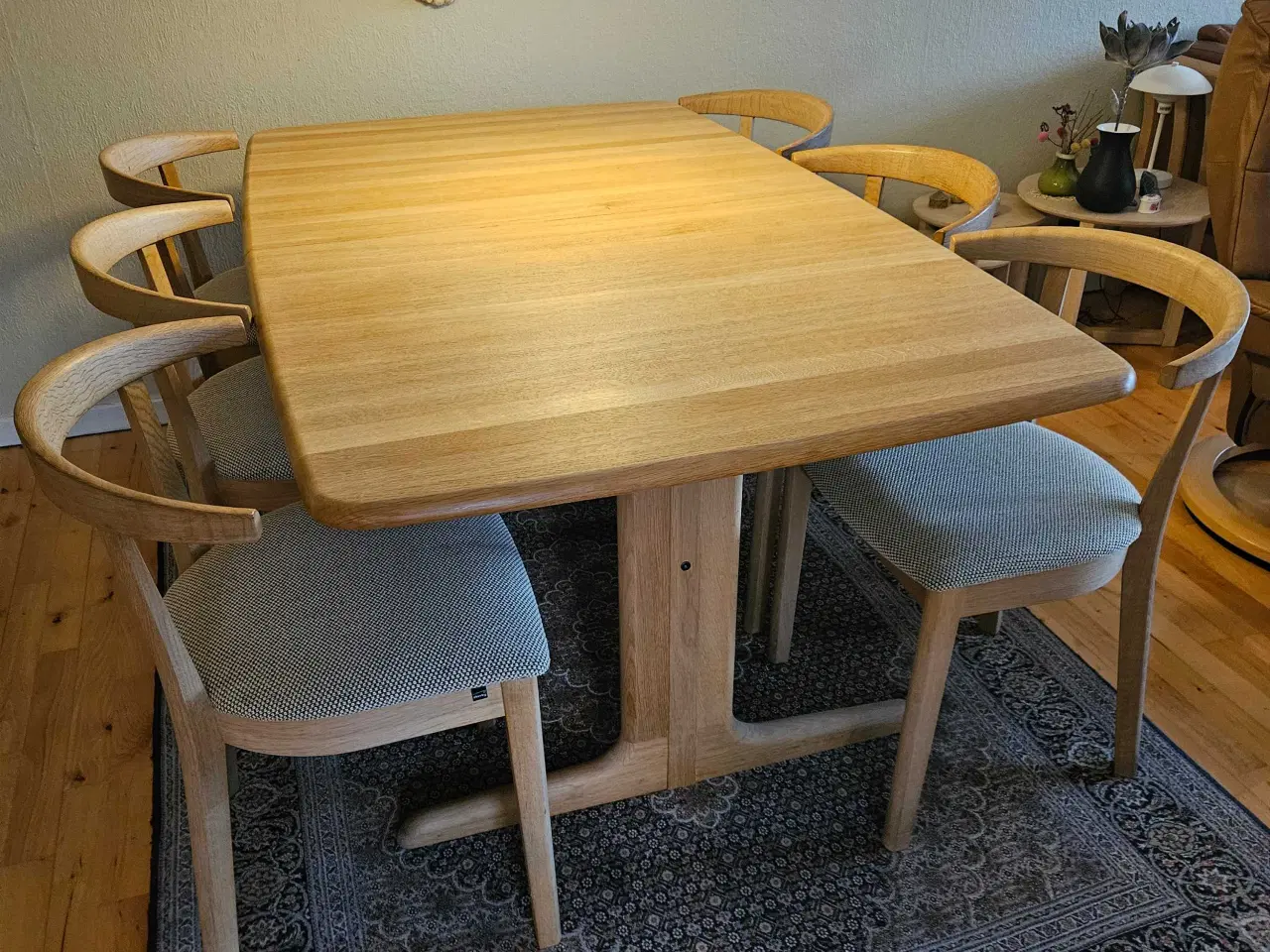 Billede 3 - Skovby spisebord med stole