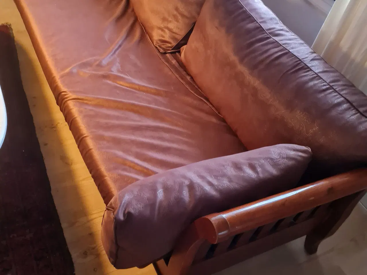 Billede 1 - Sofa mahogni med imiteret læder 