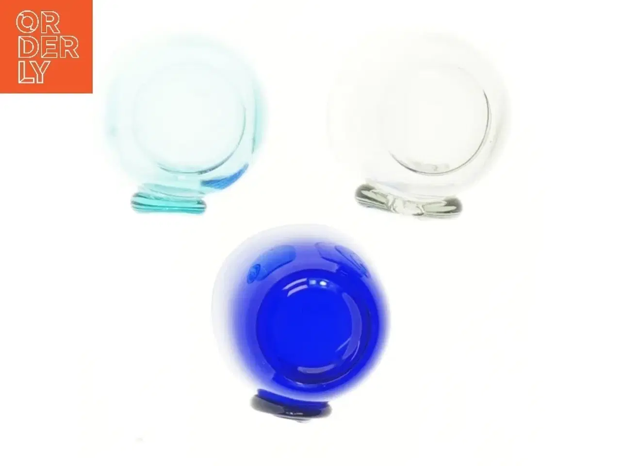 Billede 3 - Tre små glas m. Chr. VI våbenskjold (str. 6,5x6 cm)