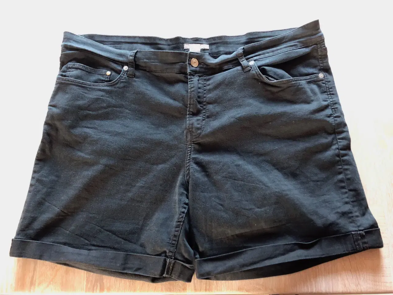 Billede 1 - Dame shorts H&M str. 52