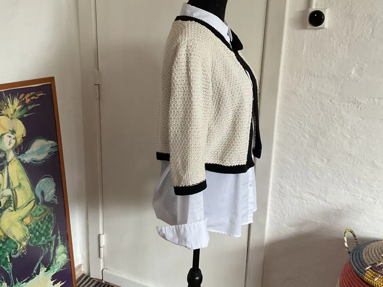 Billede 3 - Ny fin Cardigan, i beige/blå, mrk. XITED, str. 38