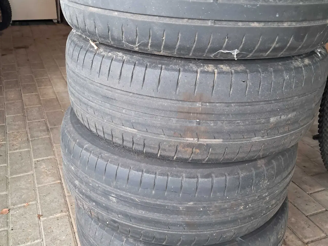 Billede 1 - 4 huls alufælge med somnerdæk