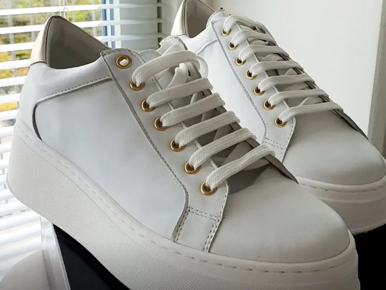 Billede 1 - Helt nye Bukela Coko sneakers str 41