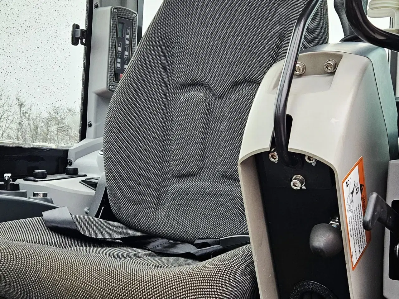 Billede 21 - MOLE M60 / Engcon rotortilt og skovlpakke / 6 tons / fabriksny