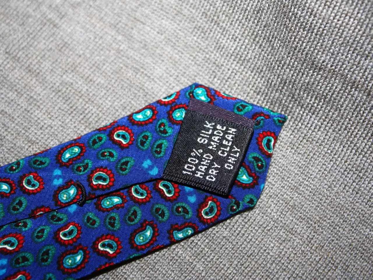 Billede 3 - Silke slips 100 % silk Hand made