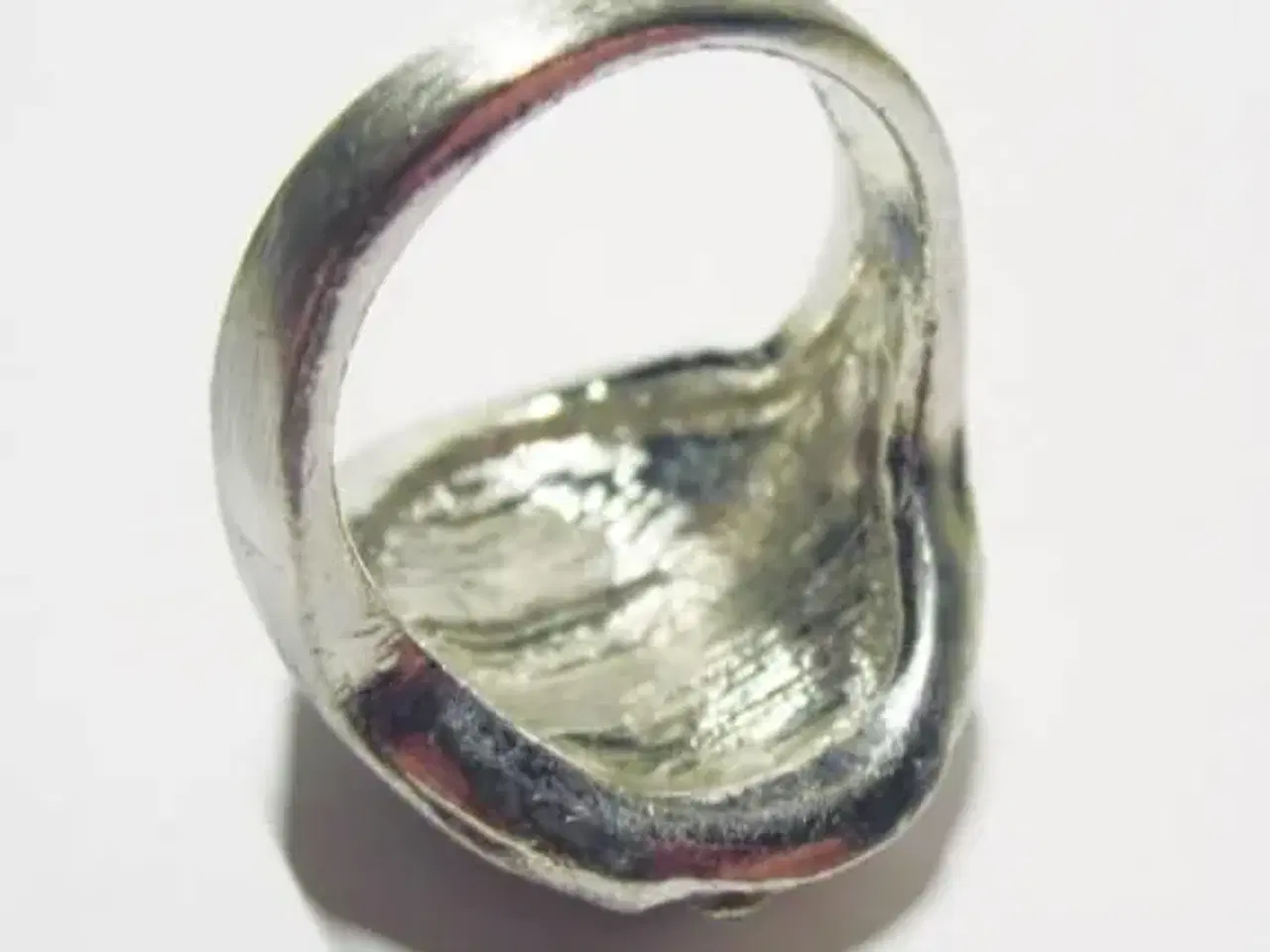 Billede 5 - Stor ring i stål m. zikoner