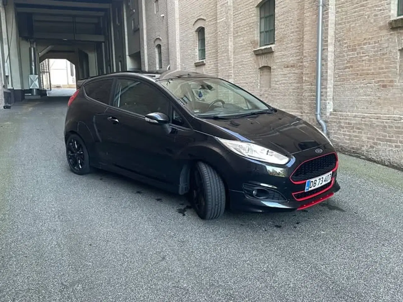 Billede 2 - ny synet ford fiesta black edtion