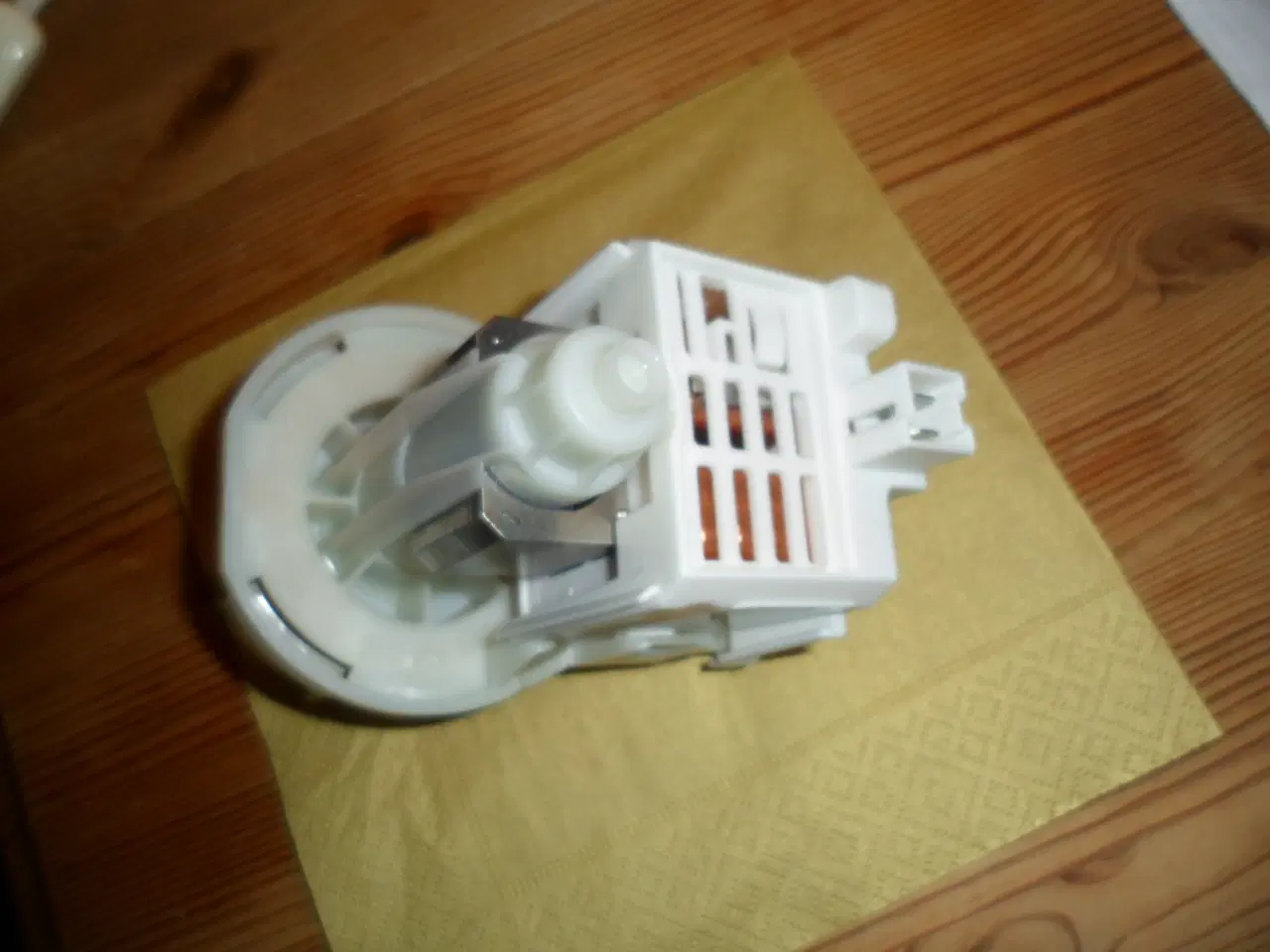 Billede 4 - Ubrugt og aldrig monteret afløbspumpe til Miele op