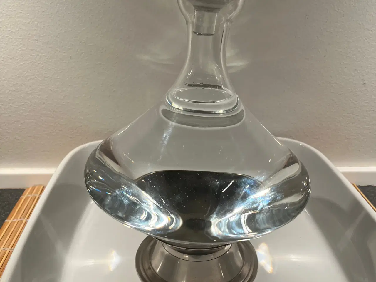 Billede 5 - Dekorativ vinkaraffel med metallisk fod (Højde 27 