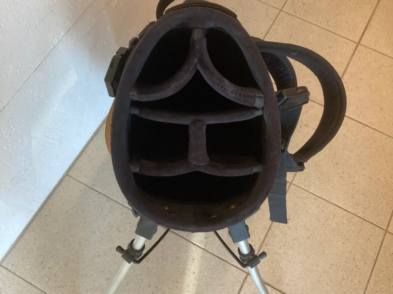 Billede 1 - Flot / Rummelig bærebag super fin stand. 