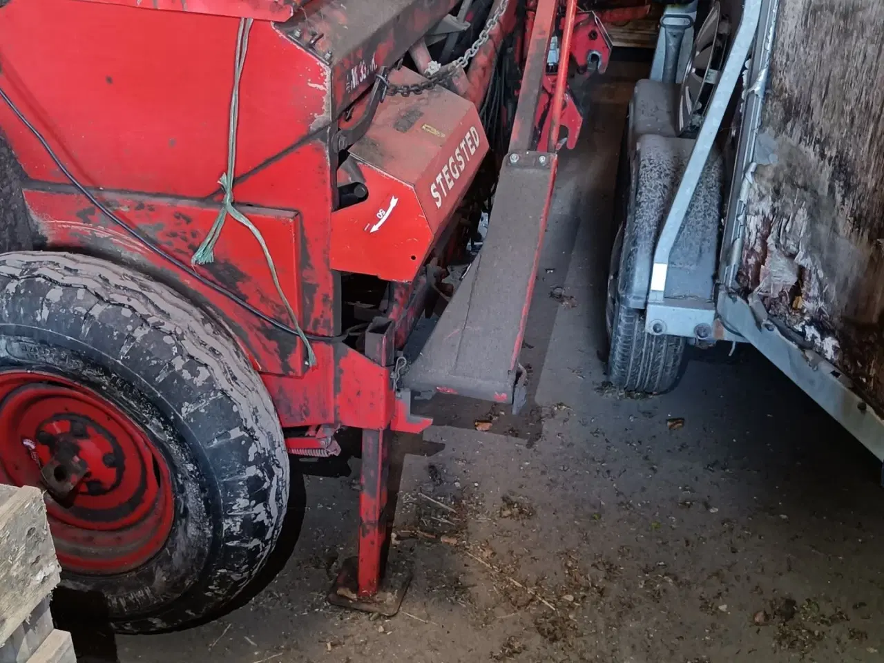 Billede 2 - - - - Stegsted såmaskine 4 meter med bugsere udstyr