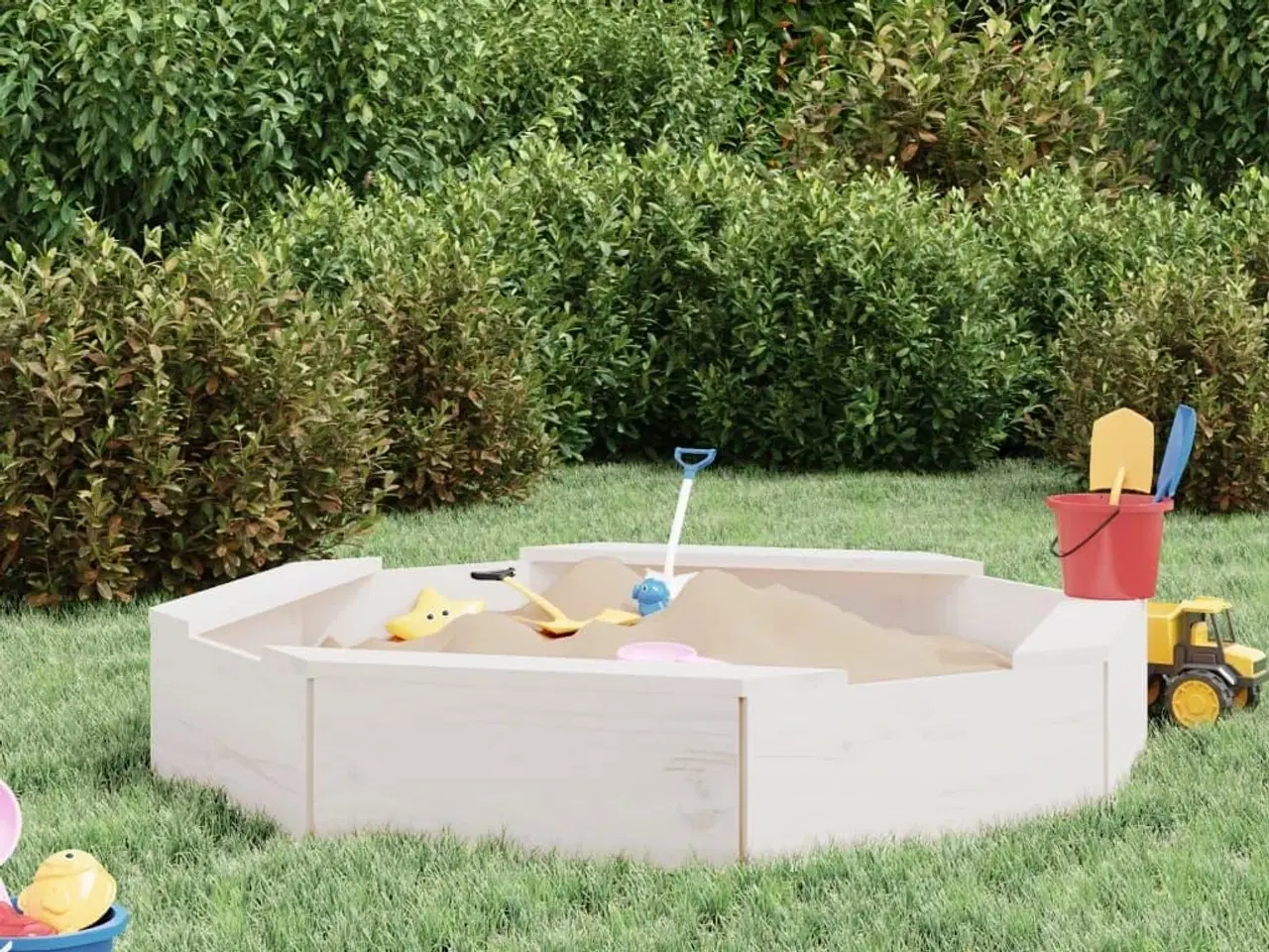 Billede 1 - Sandkasse med sæder ottekantet massivt fyrretræ hvid