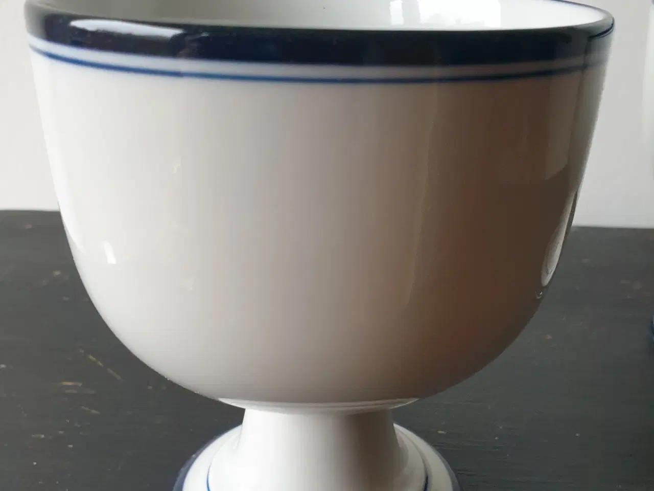 Billede 2 - Dansk Bistro Christianshavn Blå. Skåle på piedesta