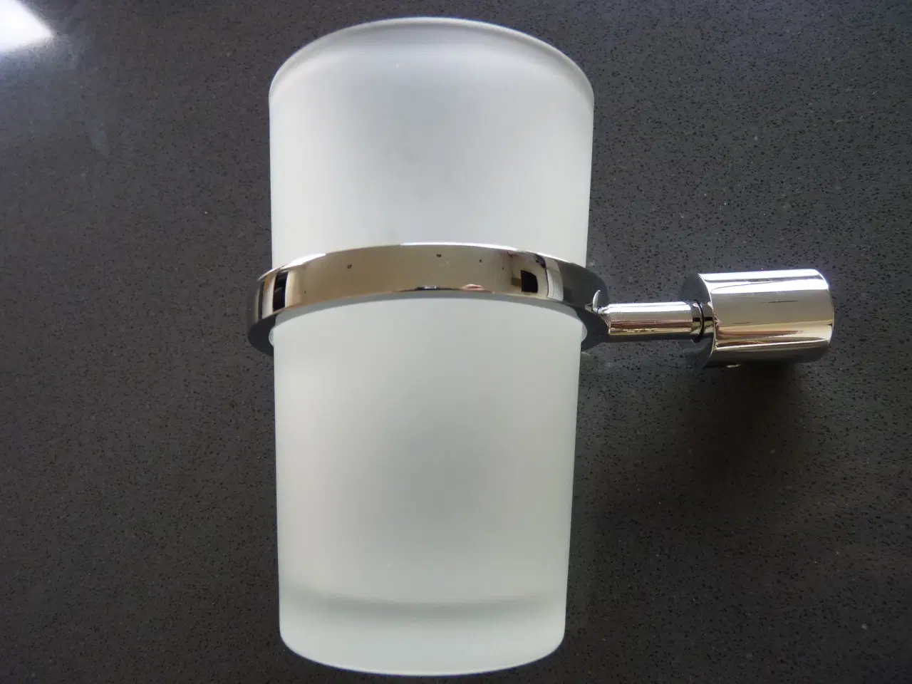 Billede 5 - Sæbeholder fra KNOX, Glas med mat rustfrit stål.