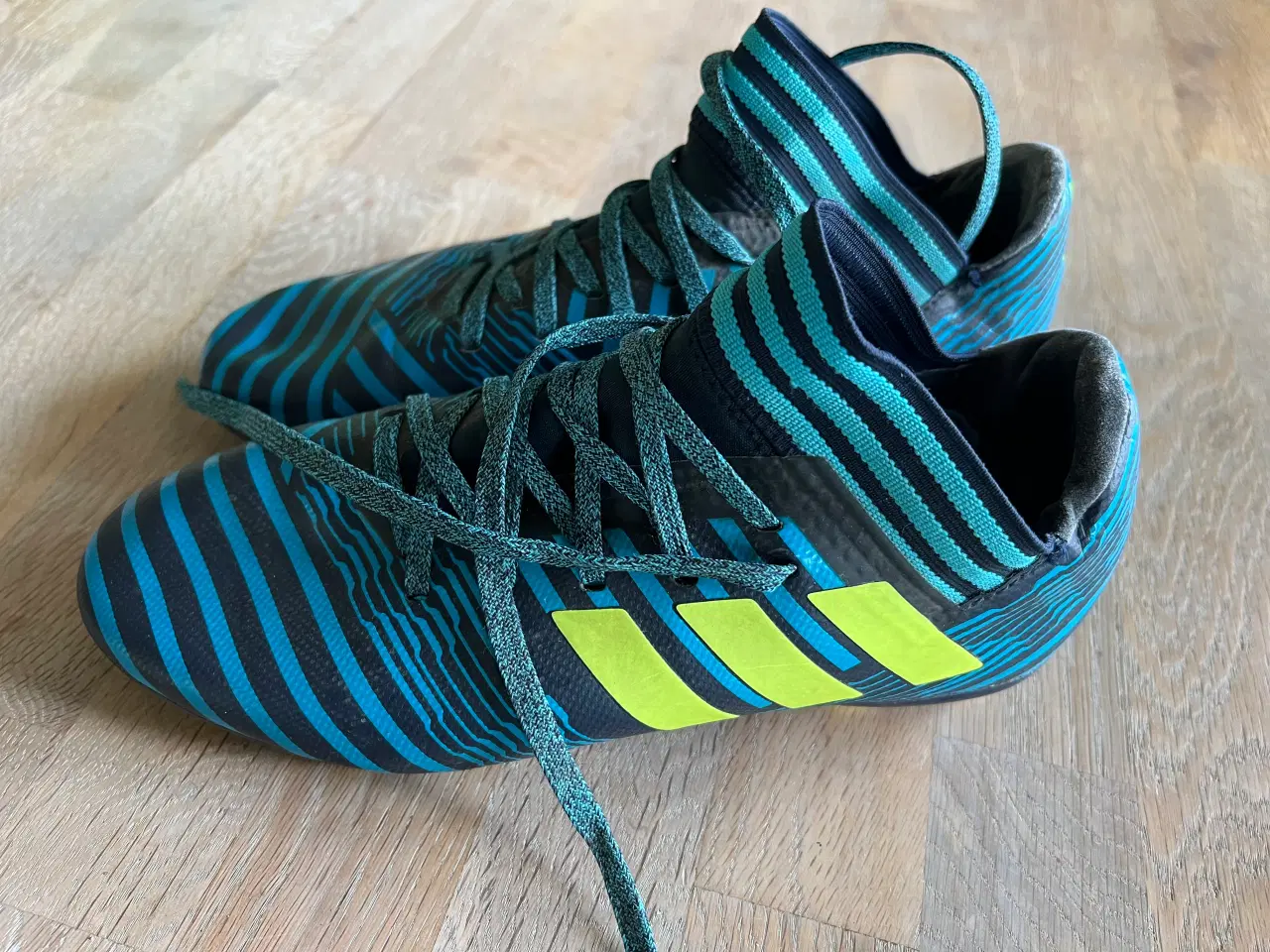 Billede 1 - Fodboldstøvler Adidas Nemeziz blå strib 37 1/3 