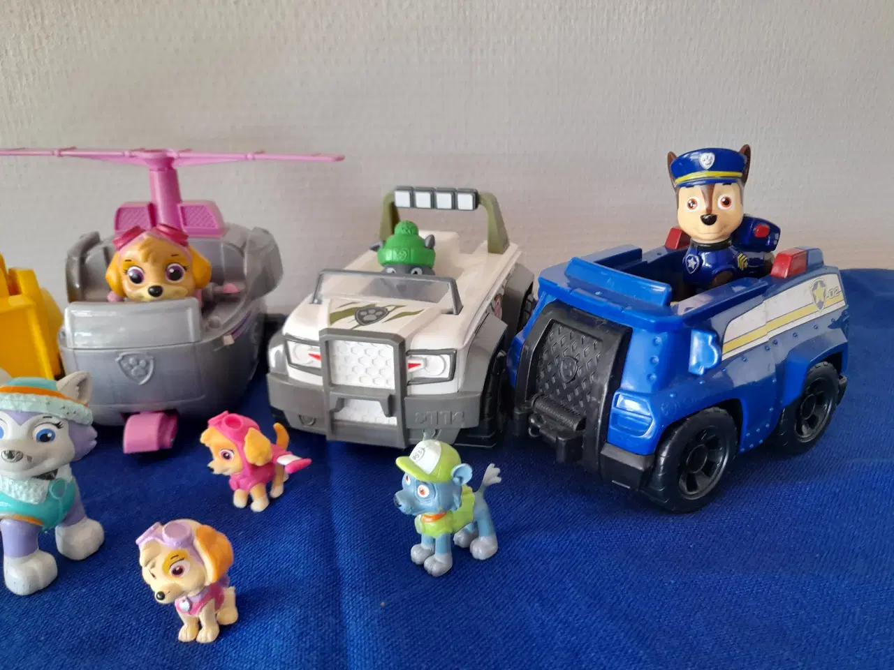 Billede 3 - Paw Patrol køretøjer & figurer.