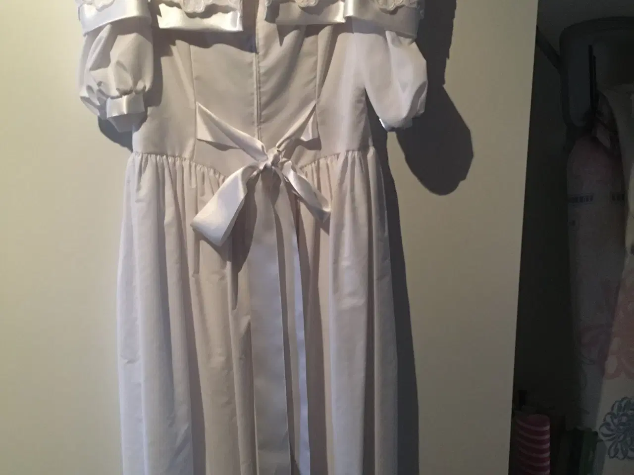 Billede 1 - Konfirmationskjole LILLY model