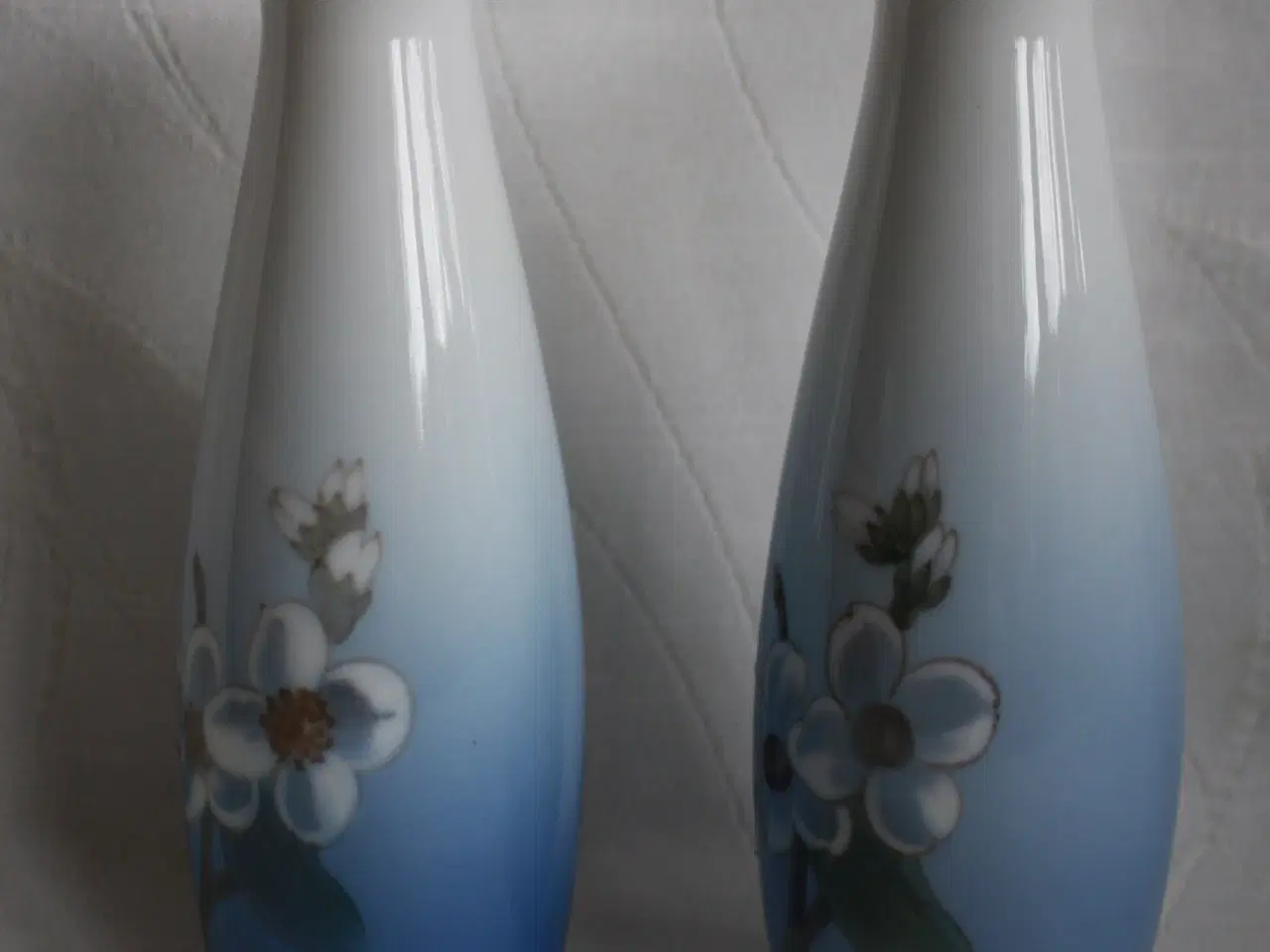 Billede 2 - Små vaser med blomster fra Bing og grøndahl