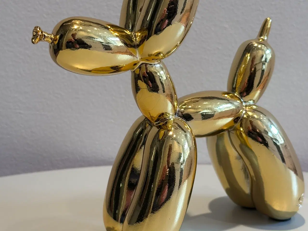Billede 6 - Ballonhund skulptur i guld – moderne og dekorativ
