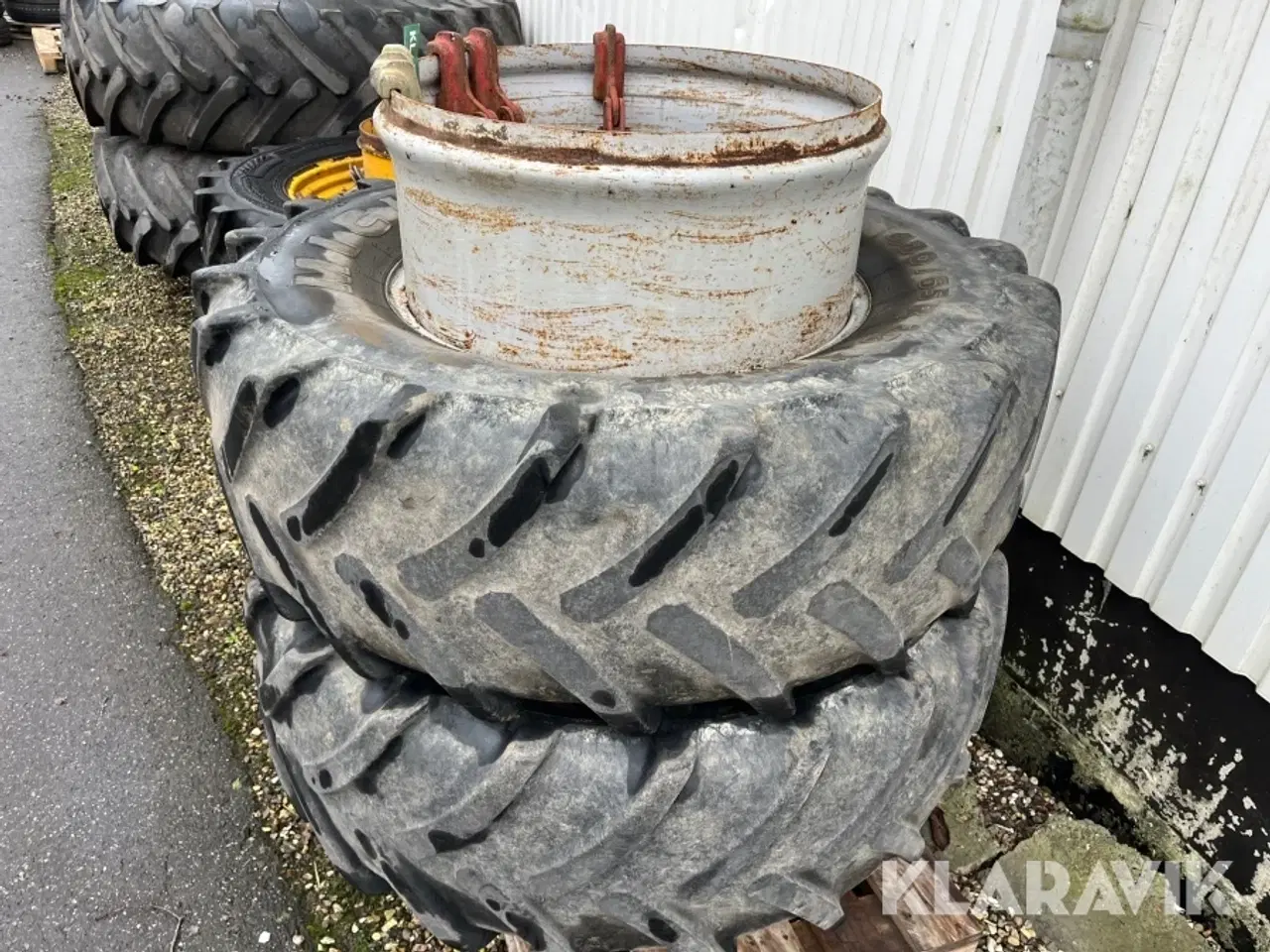 Billede 2 - Tvillingehjul Michelin 480/65R28 - 2 styk - med klemmer