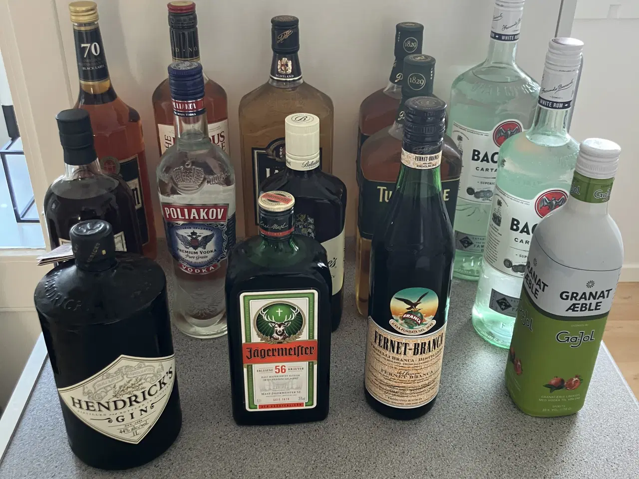 Billede 1 - Billigt 14 helflasker sælges samlet for 1700kr. 